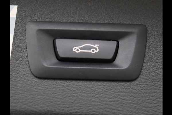 BMW X1 sDrive20i Business Edition Plus | Leder | Head-Up | Trekhaak | Stoelverwarming | Carplay | Sfeerverlichting | Full LED | Navigatie | Sportstoelen | Climate control | Parkeerhulp | Cruise control