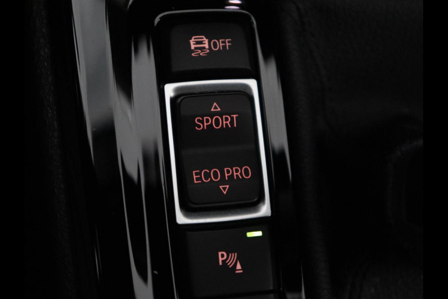 BMW X1 sDrive20i Business Edition Plus | Leder | Head-Up | Trekhaak | Stoelverwarming | Carplay | Sfeerverlichting | Full LED | Navigatie | Sportstoelen | Climate control | Parkeerhulp | Cruise control