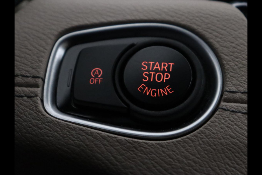BMW X1 sDrive20i Business Edition Plus | Leder | Head-Up | Trekhaak | Stoelverwarming | Carplay | Sfeerverlichting | Full LED | Navigatie | Sportstoelen | Climate control | Parkeerhulp | Cruise control