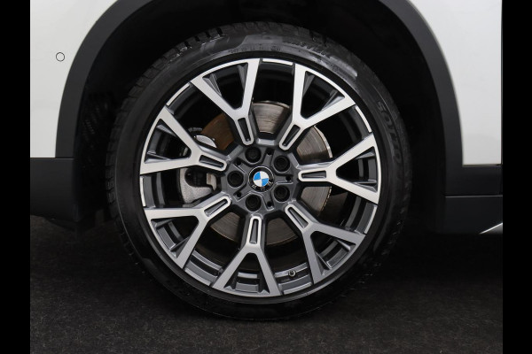 BMW X1 sDrive20i Business Edition Plus | Leder | Head-Up | Trekhaak | Stoelverwarming | Carplay | Sfeerverlichting | Full LED | Navigatie | Sportstoelen | Climate control | Parkeerhulp | Cruise control