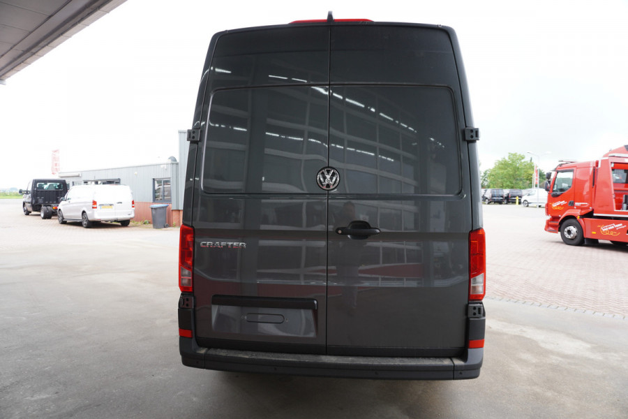 Volkswagen Crafter 35 2.0 TDI 141 PK L3H3 Automaat Nr. V042 | Airco | Cruise | Navi | Betimmering