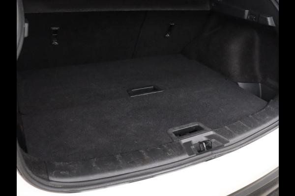 Nissan QASHQAI 1.3 DIG-T Business Edition | Panoramadak | Stoelverwarming | Trekhaak | Adaptive cruise | Leder | 360 Camera | Carplay | Keyless | Navigatie | Full LED | Side Assist | Elektrische stoelen