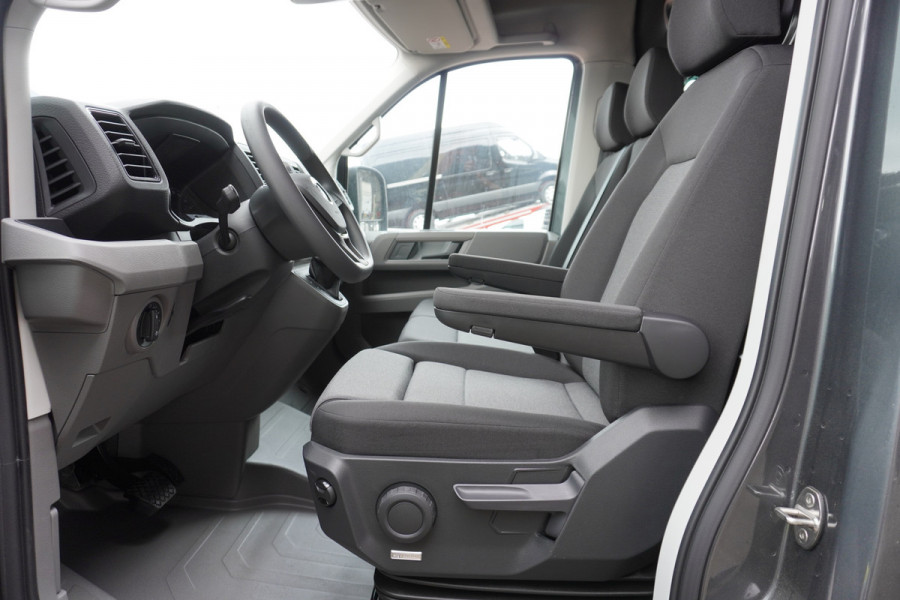 Volkswagen Crafter 35 2.0 TDI 141 PK L3H3 Automaat Nr. V042 | Airco | Cruise | Navi | Betimmering