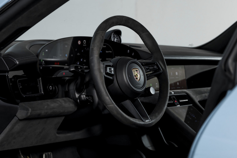 Porsche Taycan Sport Turismo GTS 93 kWh | SOH 95% | Sport Chrono | Pano | Luchtvering | Bose | ACC | 360 Camera | Stoel-+Stuuverw. | RS Spyder velgen 21" |