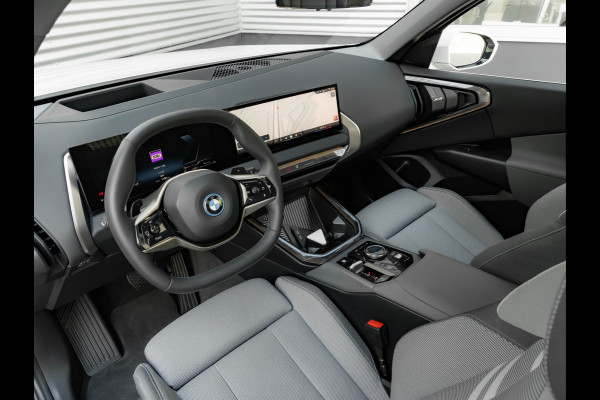 BMW X3 30e xDrive - Trekhaak - Active Cruise - Head-up - 360° Camera