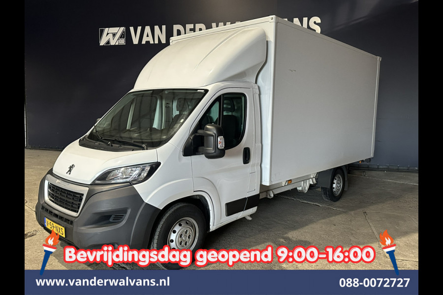 Peugeot Boxer 2.2 BlueHDi 141pk Bakwagen 428cm Lang Laadklep Euro6 Airco | Camera | 1085kg laadvermogen Bijrijdersbank