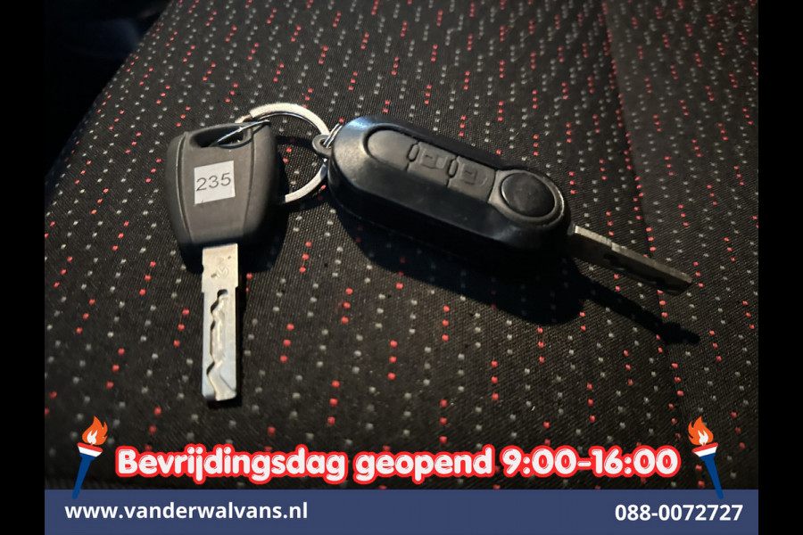 Peugeot Boxer 2.2 BlueHDi 141pk Bakwagen 428cm Lang Laadklep Euro6 Airco | Camera | 1085kg laadvermogen Bijrijdersbank