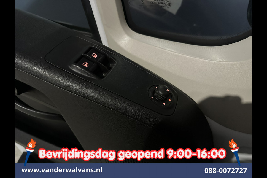 Peugeot Boxer 2.2 BlueHDi 141pk Bakwagen 428cm Lang Laadklep Euro6 Airco | Camera | 1085kg laadvermogen Bijrijdersbank