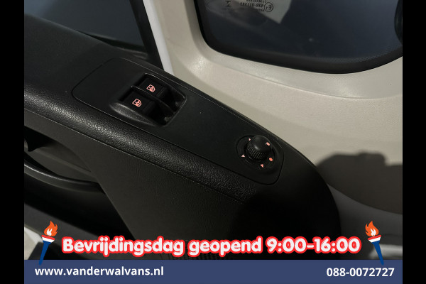 Peugeot Boxer 2.2 BlueHDi 141pk Bakwagen 428cm Lang Laadklep Euro6 Airco | Camera | 1085kg laadvermogen Bijrijdersbank