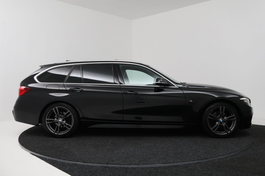 BMW 3 Serie Touring 320i Edition M Sport Shadow High Executive (PANORAMADAK, STOELVERWARMING, CAMERA, CRUISE CONTROL, NAVIGATIE)