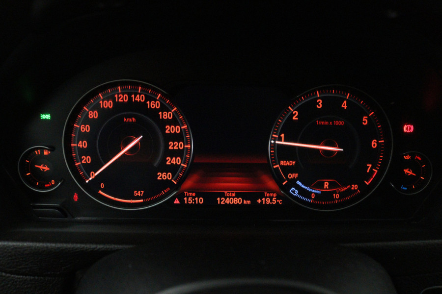 BMW 3 Serie Touring 320i Edition M Sport Shadow High Executive (PANORAMADAK, STOELVERWARMING, CAMERA, CRUISE CONTROL, NAVIGATIE)