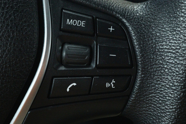 BMW 1-serie 118i Executive (STOELVERWARMING, CAMERA, NAVIGATIE, CRUISE CONTROL, PARKEERSENSOREN, DEALER ONDERHOUDEN)