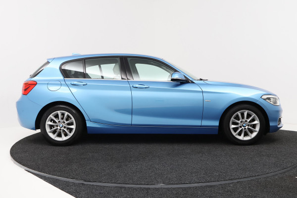 BMW 1-serie 118i Executive (STOELVERWARMING, CAMERA, NAVIGATIE, CRUISE CONTROL, PARKEERSENSOREN, DEALER ONDERHOUDEN)