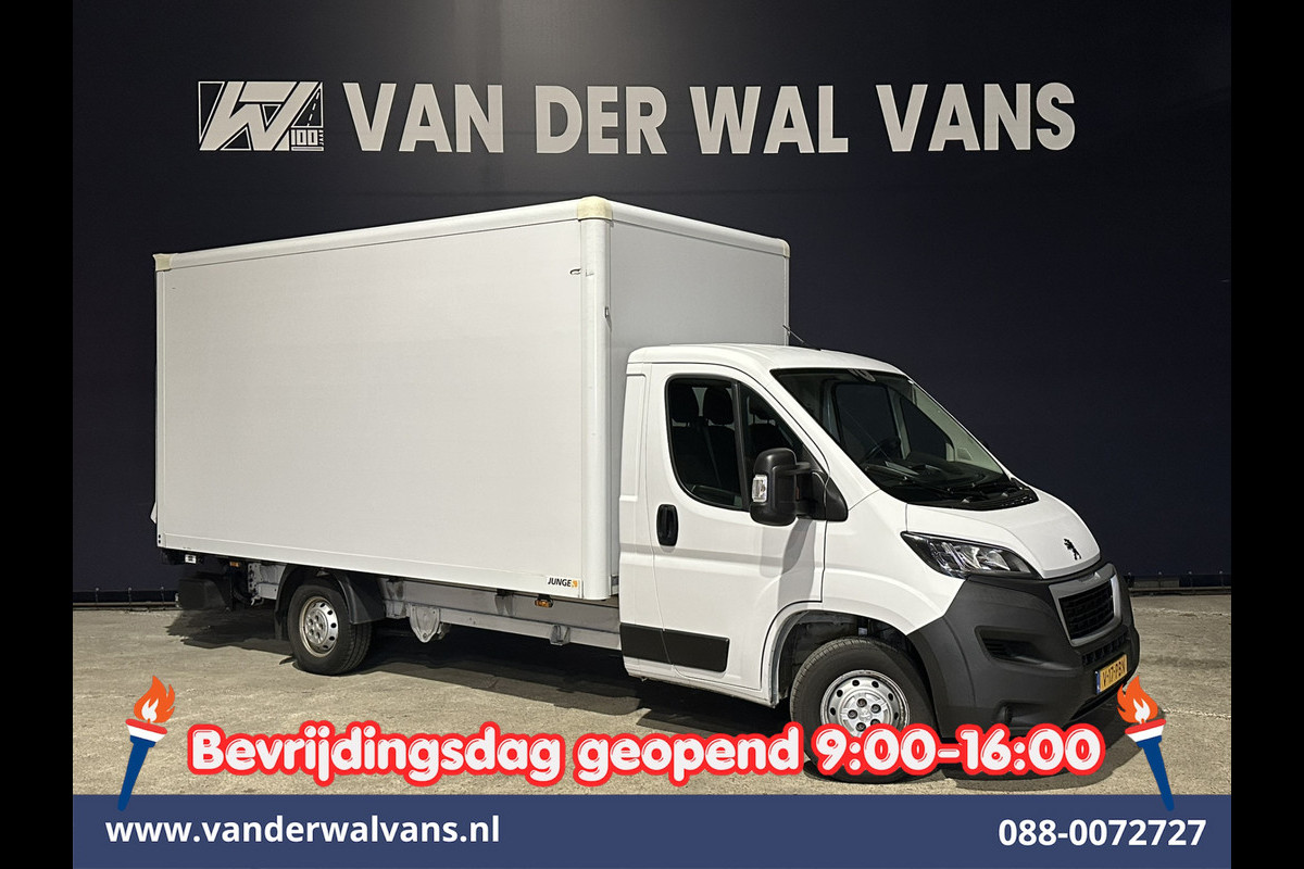 Peugeot Boxer 2.2 BlueHDi 141pk Bakwagen 436cm Lang Laadklep Euro6 Airco | Cruisecontrol | 1055kg laadvermogen Bijrijdersbank