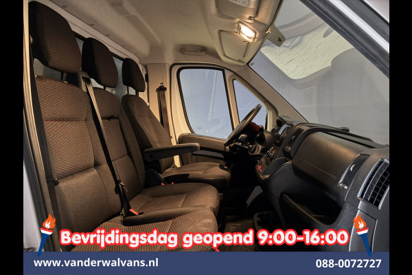 Peugeot Boxer 2.2 BlueHDi 141pk Bakwagen 436cm Lang Laadklep Euro6 Airco | Cruisecontrol | 1055kg laadvermogen Bijrijdersbank