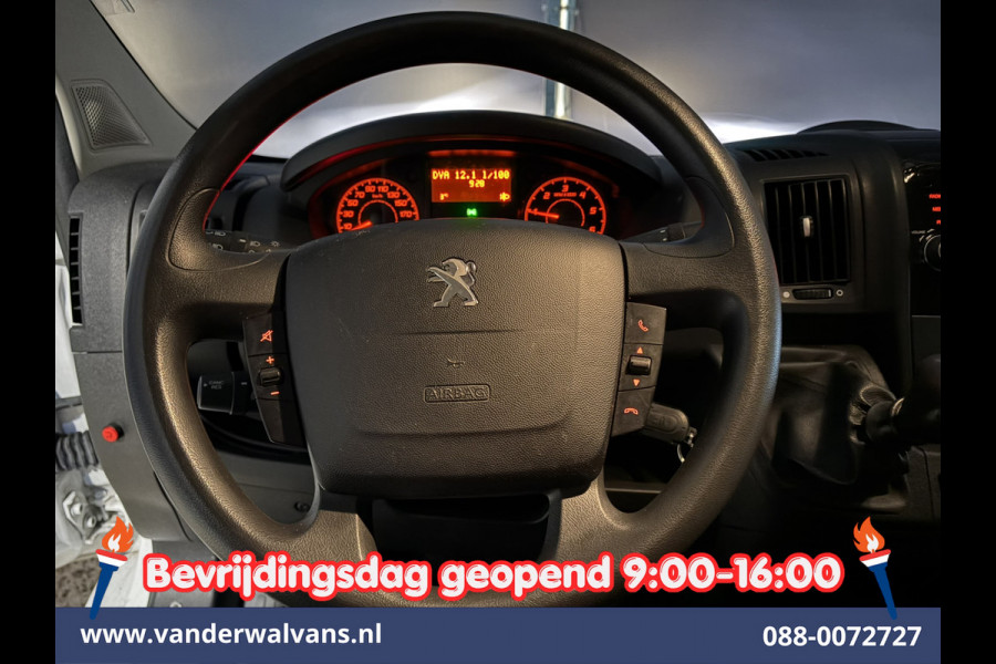 Peugeot Boxer 2.2 BlueHDi 141pk Bakwagen 436cm Lang Laadklep Euro6 Airco | Cruisecontrol | 1055kg laadvermogen Bijrijdersbank