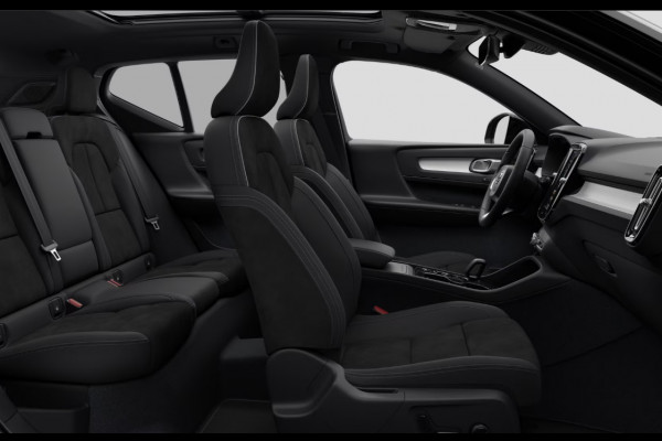 Volvo XC40 B4 211PK Automaat Plus Black Edition Panoramadak / Adaptieve cruise control / Alcantara bekleding / 360 Camera met sensoren / Harman kardon audio / BLIS / elektrische achterklep / Stoel - en stuurwielverwarming