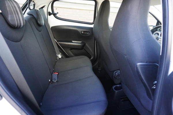 Peugeot 108 1.0 e-VTi Premium/Dealeronderhouden/1e Eigenaar/ All-Season banden.