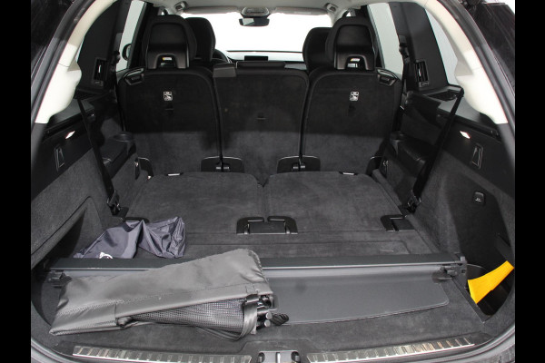 Volvo XC90 2.0 T8 Plug-in hybrid AWD Plus Dark 7 persoons Navigatie Apple Carplay/Android Auto 360 Camera Parkeersensoren Adaptive Cruise Control Full LED Stoel- en stuurverwarming Memory stoelen Climate Control Lichtmetalen velgen