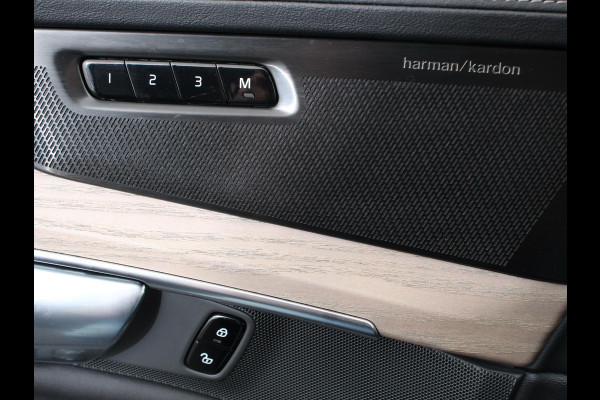 Volvo XC90 2.0 T8 Plug-in hybrid AWD Plus Dark 7 persoons Navigatie Apple Carplay/Android Auto 360 Camera Parkeersensoren Adaptive Cruise Control Full LED Stoel- en stuurverwarming Memory stoelen Climate Control Lichtmetalen velgen