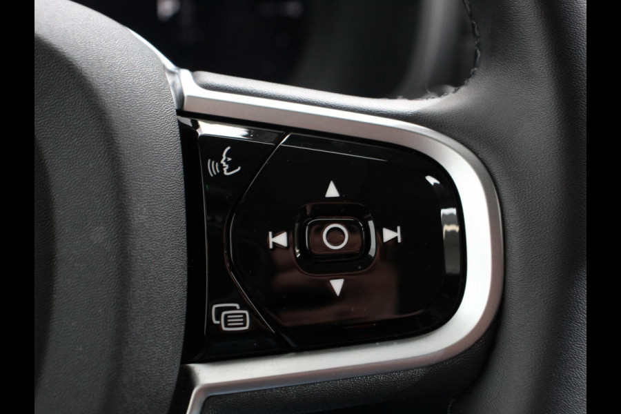 Volvo XC90 2.0 T8 Plug-in hybrid AWD Plus Dark 7 persoons Navigatie Apple Carplay/Android Auto 360 Camera Parkeersensoren Adaptive Cruise Control Full LED Stoel- en stuurverwarming Memory stoelen Climate Control Lichtmetalen velgen