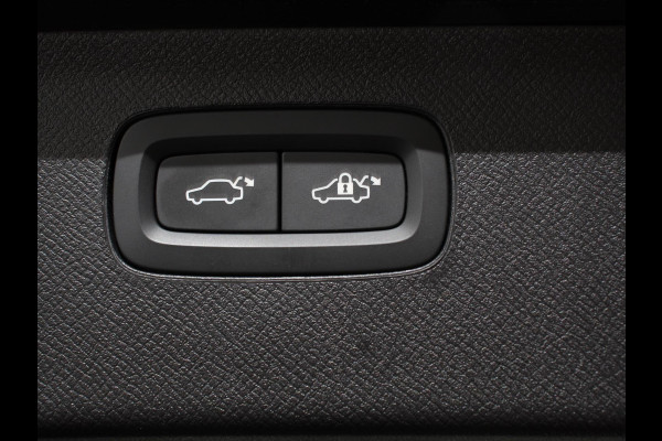 Volvo XC90 2.0 T8 Plug-in hybrid AWD Plus Dark 7 persoons Navigatie Apple Carplay/Android Auto 360 Camera Parkeersensoren Adaptive Cruise Control Full LED Stoel- en stuurverwarming Memory stoelen Climate Control Lichtmetalen velgen