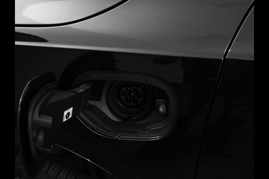 Volvo XC90 2.0 T8 Plug-in hybrid AWD Plus Dark 7 persoons Navigatie Apple Carplay/Android Auto 360 Camera Parkeersensoren Adaptive Cruise Control Full LED Stoel- en stuurverwarming Memory stoelen Climate Control Lichtmetalen velgen