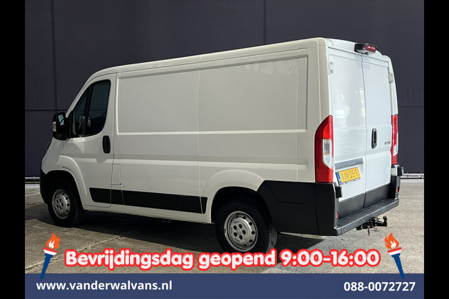 Peugeot Boxer 2.2 BlueHDi 120pk L1H1 Euro6 Airco | Camera | Navigatie | Trekhaak | Cruisecontrol Parkeersensoren, Bijrijdersbank