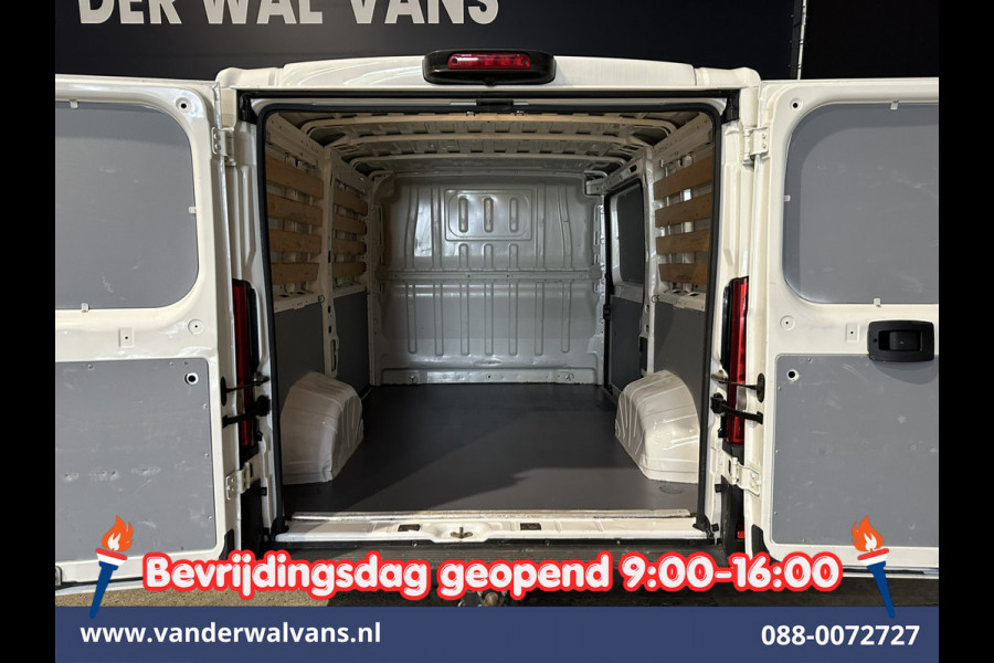 Peugeot Boxer 2.2 BlueHDi 120pk L1H1 Euro6 Airco | Camera | Navigatie | Trekhaak | Cruisecontrol Parkeersensoren, Bijrijdersbank