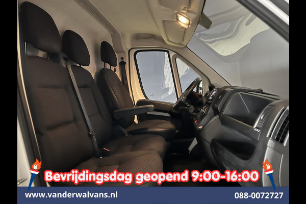 Peugeot Boxer 2.2 BlueHDi 120pk L1H1 Euro6 Airco | Camera | Navigatie | Trekhaak | Cruisecontrol Parkeersensoren, Bijrijdersbank