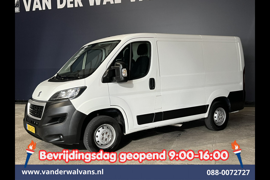 Peugeot Boxer 2.2 BlueHDi 120pk L1H1 Euro6 Airco | Camera | Navigatie | Trekhaak | Cruisecontrol Parkeersensoren, Bijrijdersbank