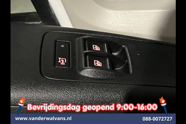 Peugeot Boxer 2.2 BlueHDi 120pk L1H1 Euro6 Airco | Camera | Navigatie | Trekhaak | Cruisecontrol Parkeersensoren, Bijrijdersbank