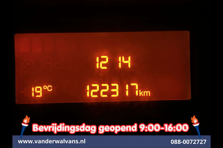 Peugeot Boxer 2.2 BlueHDi 120pk L1H1 Euro6 Airco | Camera | Navigatie | Trekhaak | Cruisecontrol Parkeersensoren, Bijrijdersbank
