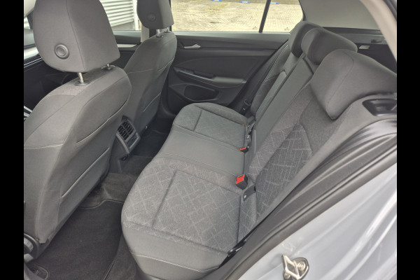 Volkswagen Golf 1.5 TSI Life,Navigatie,Android/Carplay,Lm 18 Inch,Parksensoren,stoelverwarming