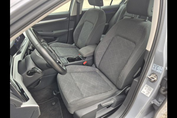 Volkswagen Golf 1.5 TSI Life,Navigatie,Android/Carplay,Lm 18 Inch,Parksensoren,stoelverwarming