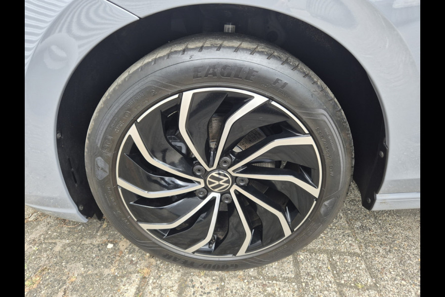 Volkswagen Golf 1.5 TSI Life,Navigatie,Android/Carplay,Lm 18 Inch,Parksensoren,stoelverwarming