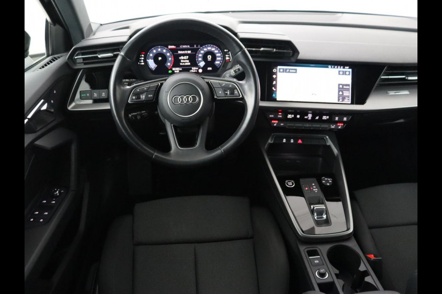 Audi A3 30 TFSI Advanced edition | Panoramadak | Stoelverwarming | Camera | Carplay | Sportstoelen | Navigatie | Full LED | Virtual Cockpit | Getint glas | Climate control | Parkeerhulp | Cruise control