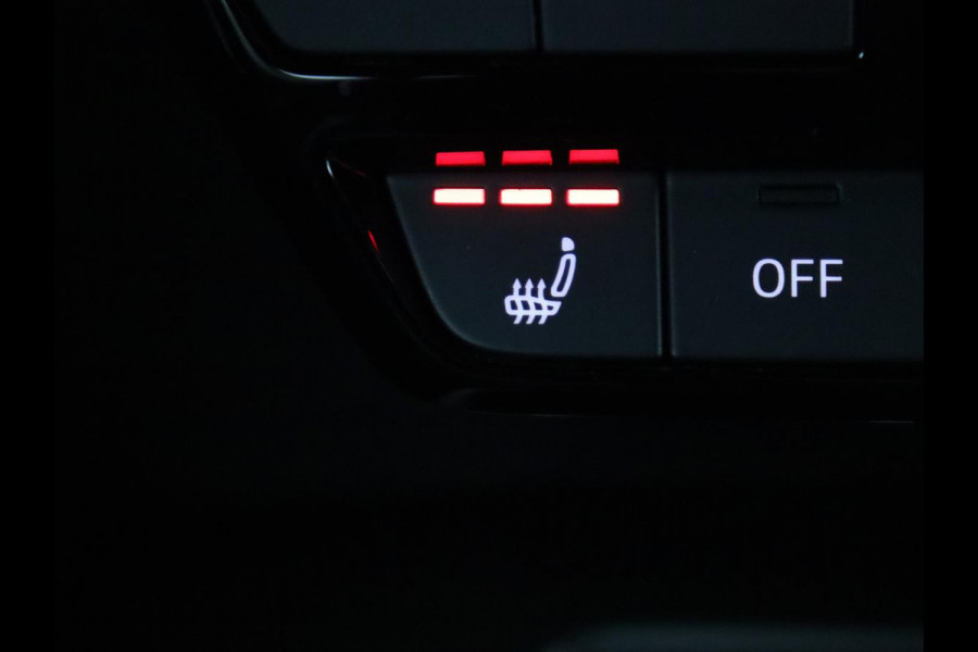 Audi A3 30 TFSI Advanced edition | Panoramadak | Stoelverwarming | Camera | Carplay | Sportstoelen | Navigatie | Full LED | Virtual Cockpit | Getint glas | Climate control | Parkeerhulp | Cruise control