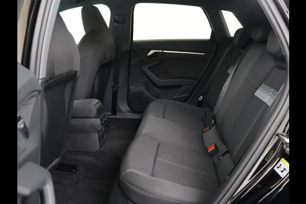 Audi A3 30 TFSI Advanced edition | Panoramadak | Stoelverwarming | Camera | Carplay | Sportstoelen | Navigatie | Full LED | Virtual Cockpit | Getint glas | Climate control | Parkeerhulp | Cruise control