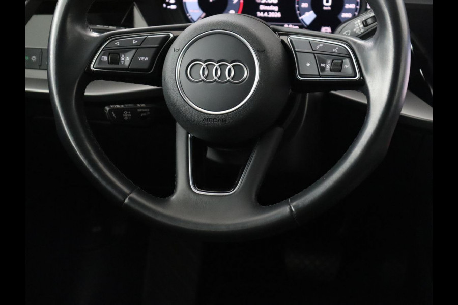 Audi A3 30 TFSI Advanced edition | Panoramadak | Stoelverwarming | Camera | Carplay | Sportstoelen | Navigatie | Full LED | Virtual Cockpit | Getint glas | Climate control | Parkeerhulp | Cruise control