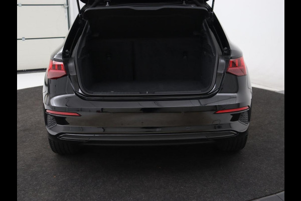 Audi A3 30 TFSI Advanced edition | Panoramadak | Stoelverwarming | Camera | Carplay | Sportstoelen | Navigatie | Full LED | Virtual Cockpit | Getint glas | Climate control | Parkeerhulp | Cruise control