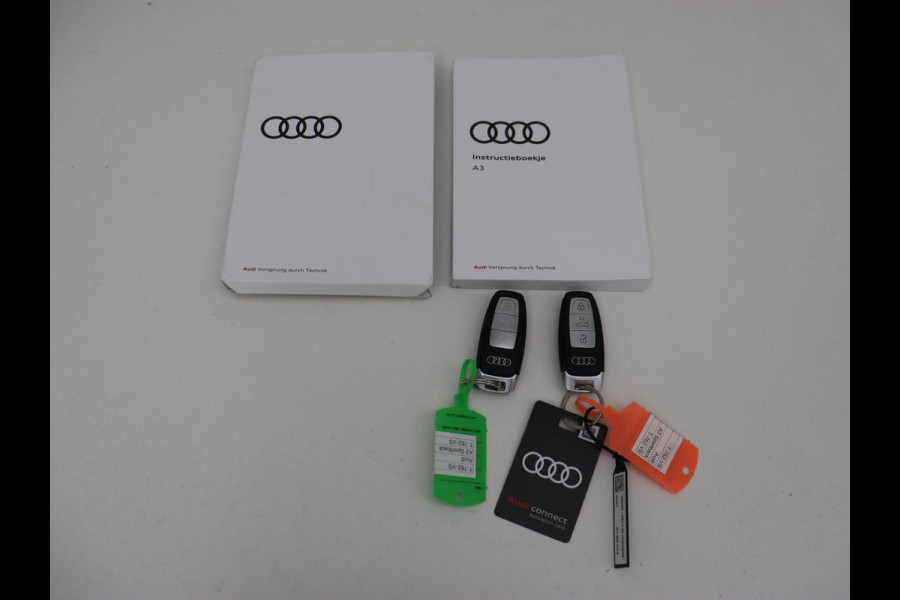 Audi A3 30 TFSI Advanced edition | Panoramadak | Stoelverwarming | Camera | Carplay | Sportstoelen | Navigatie | Full LED | Virtual Cockpit | Getint glas | Climate control | Parkeerhulp | Cruise control