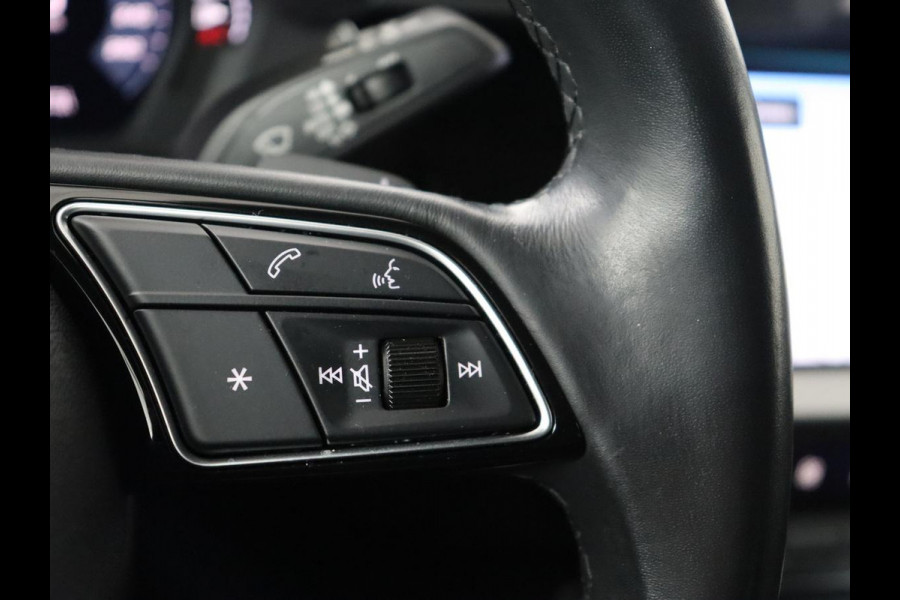 Audi A3 30 TFSI Advanced edition | Panoramadak | Stoelverwarming | Camera | Carplay | Sportstoelen | Navigatie | Full LED | Virtual Cockpit | Getint glas | Climate control | Parkeerhulp | Cruise control