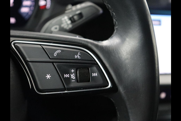 Audi A3 30 TFSI Advanced edition | Panoramadak | Stoelverwarming | Camera | Carplay | Sportstoelen | Navigatie | Full LED | Virtual Cockpit | Getint glas | Climate control | Parkeerhulp | Cruise control