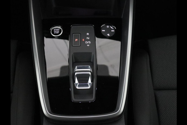 Audi A3 30 TFSI Advanced edition | Panoramadak | Stoelverwarming | Camera | Carplay | Sportstoelen | Navigatie | Full LED | Virtual Cockpit | Getint glas | Climate control | Parkeerhulp | Cruise control