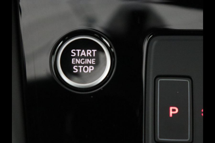 Audi A3 30 TFSI Advanced edition | Panoramadak | Stoelverwarming | Camera | Carplay | Sportstoelen | Navigatie | Full LED | Virtual Cockpit | Getint glas | Climate control | Parkeerhulp | Cruise control