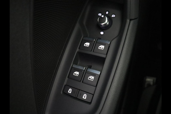 Audi A3 30 TFSI Advanced edition | Panoramadak | Stoelverwarming | Camera | Carplay | Sportstoelen | Navigatie | Full LED | Virtual Cockpit | Getint glas | Climate control | Parkeerhulp | Cruise control