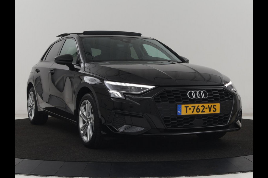 Audi A3 30 TFSI Advanced edition | Panoramadak | Stoelverwarming | Camera | Carplay | Sportstoelen | Navigatie | Full LED | Virtual Cockpit | Getint glas | Climate control | Parkeerhulp | Cruise control
