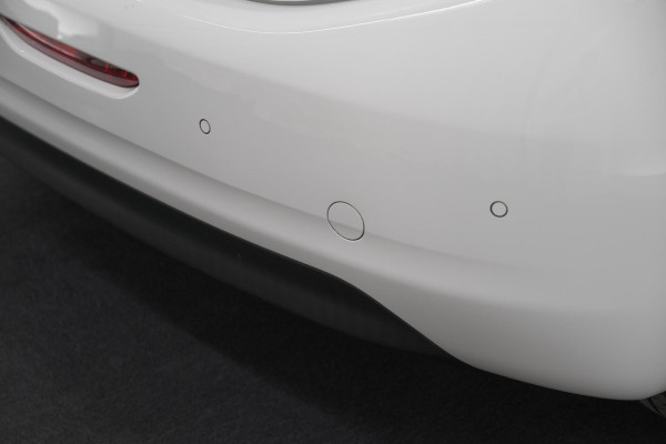Peugeot 208 PureTech 82 Signature | Parkeersensoren | Apple Carplay | Navigatie