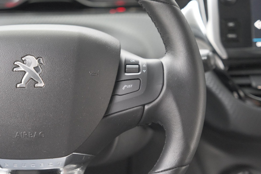 Peugeot 208 PureTech 82 Signature | Parkeersensoren | Apple Carplay | Navigatie